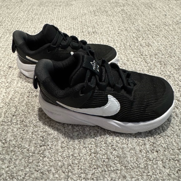 Nike Toddler Shoes - Picture 4 of 10